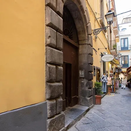 Cosy House Under The Arches In Old Town *