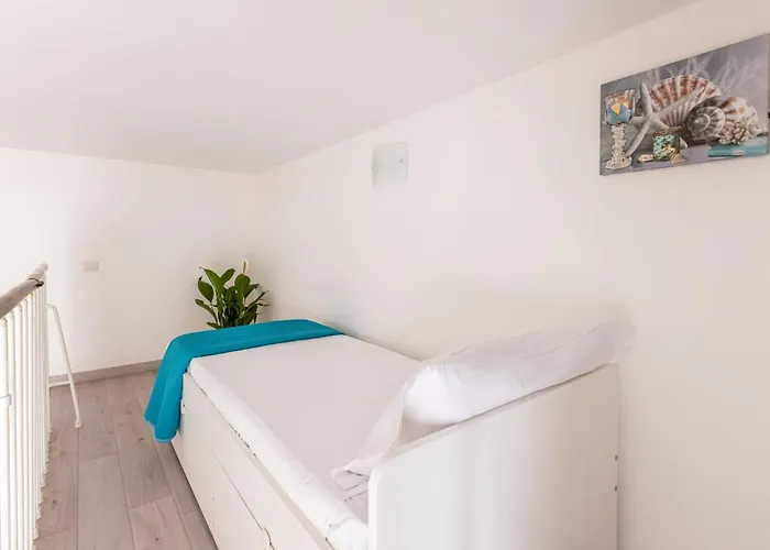 Cosy House Under The Arches In Old Town