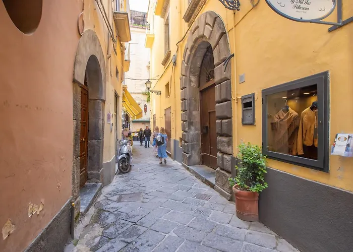 Апартаменты Cosy House Under The Arches In Old Town Сорренто