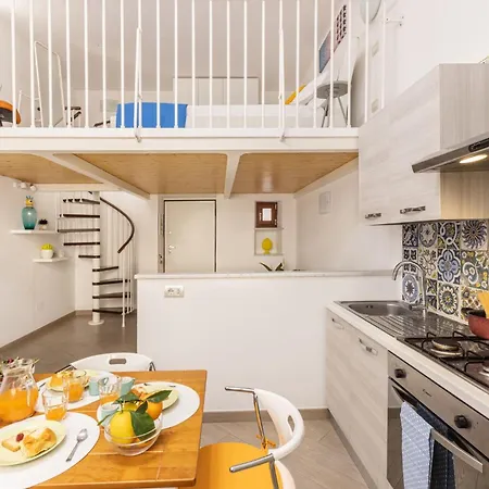 Cosy House Under The Arches In Old Town Sorrento