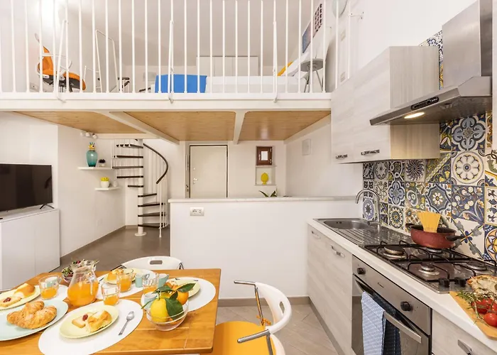 Cosy House Under The Arches In Old Town ソレント